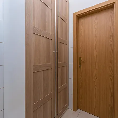 7 Apartament *