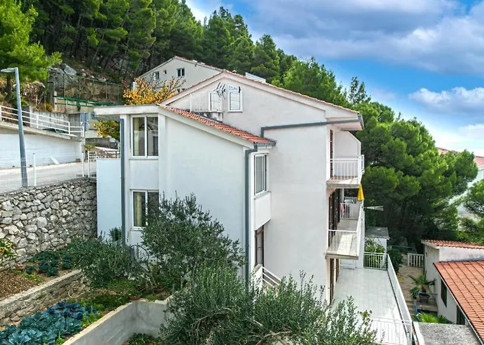 Apartman 7 *