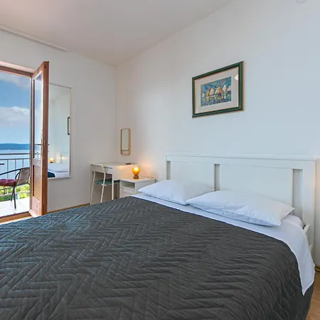 Apartment 7